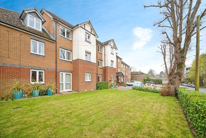 1 Bedroom Flat To Rent In Upper Gordon Road, Camberley, GU15