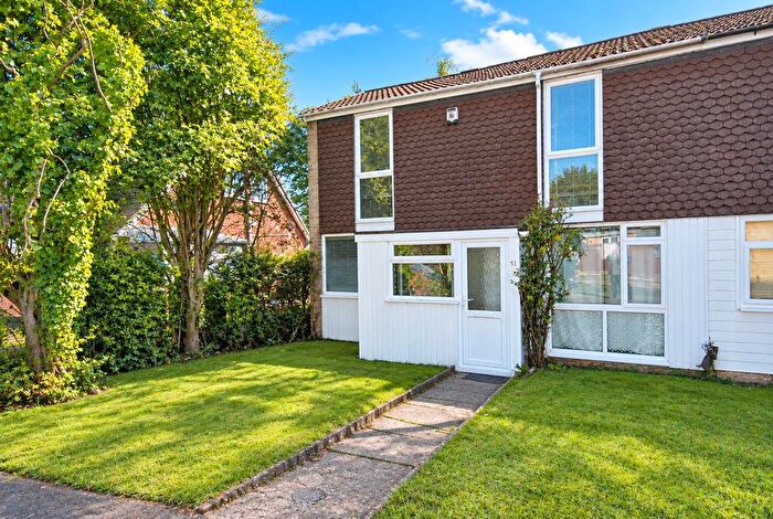 3 Bedroom End Of Terrace House For Sale In Churchill Avenue, Lakeview, Northampton, NN3