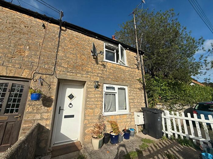 2 Bedroom Property To Rent In Rose Lane, Crewkerne, TA18