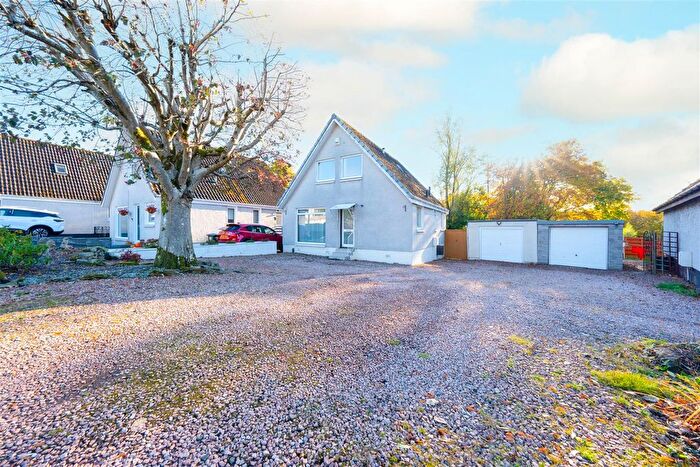 4 Bedroom Detached House For Sale In Cedar Drive, Perth, PH1