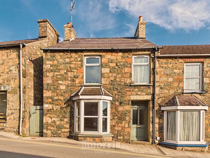 3 Bedroom Semi-Detached House For Sale In Eastleigh, East Street, Newport, Pembrokeshire, SA42