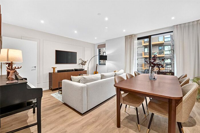 2 Bedroom Flat For Sale In Vanguard Way, Walthamstow, London, E17