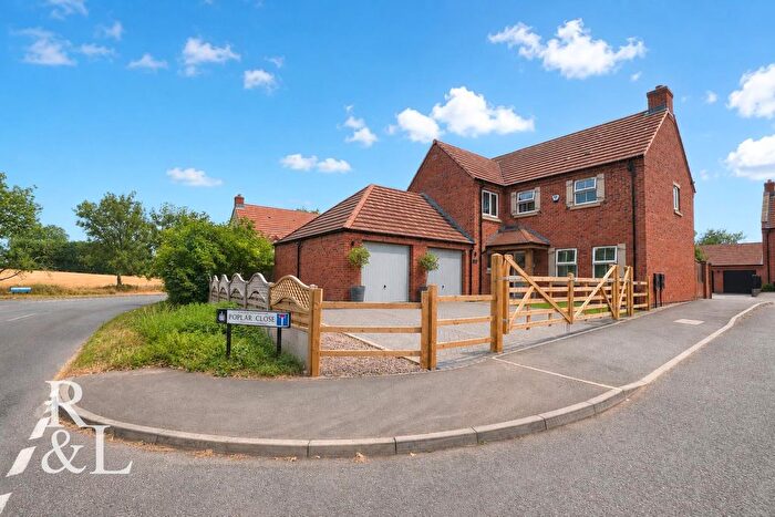 4 Bedroom Detached House For Sale In Poplar Close, Overseal, DE12
