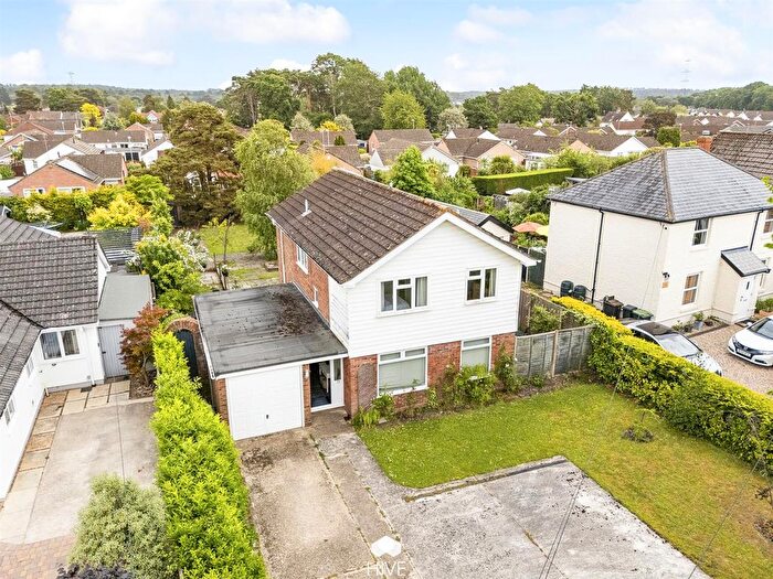 5 Bedroom Detached House For Sale In Lake Road, Verwood, BH31