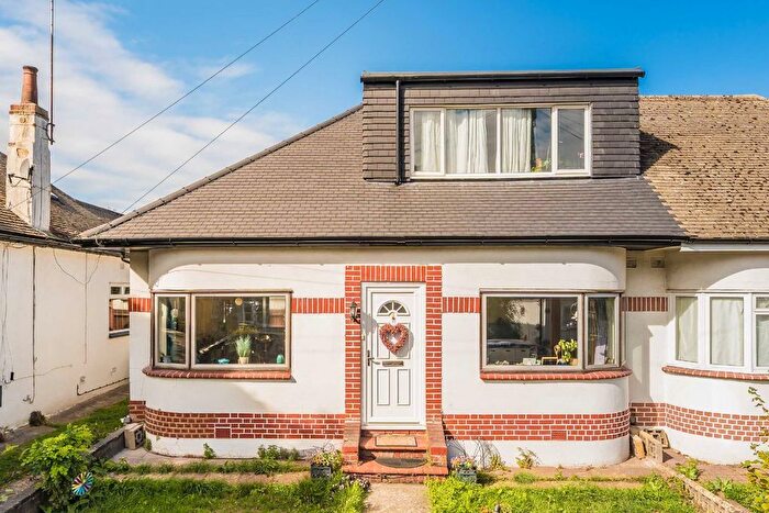 3 Bedroom Bungalow For Sale In Rosecroft Gardens, Twickenham, TW2