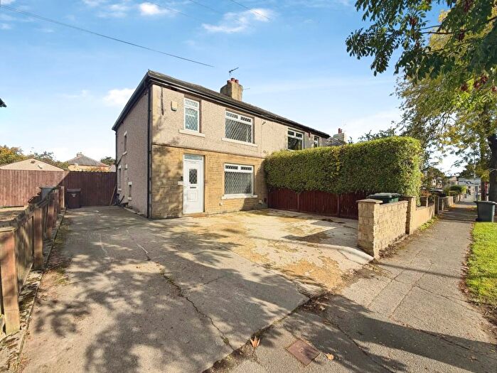 3 Bedroom Semi-Detached House For Sale In Pullan Avenue Bradford, BD2