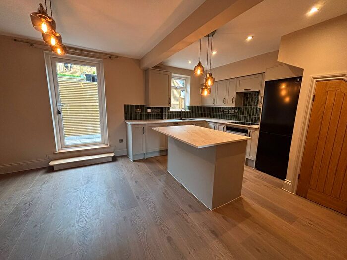 3 Bedroom Property To Rent In Princes Road East, Torquay, TQ1
