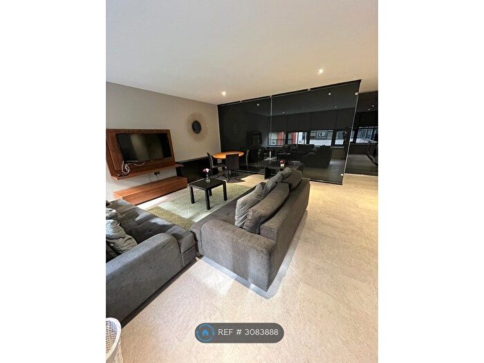 2 Bedroom Flat To Rent In Trafalgar House, Leeds, LS1