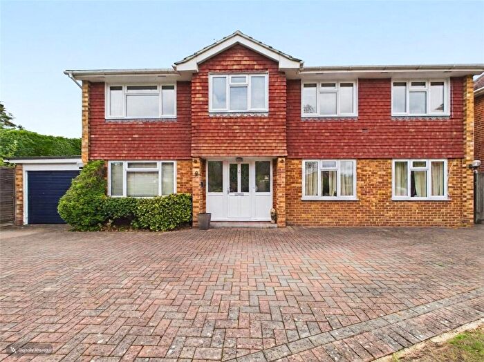 4 Bedroom Detached House For Sale In Kiln Ride, Finchampstead, Wokingham, Berkshire, RG40