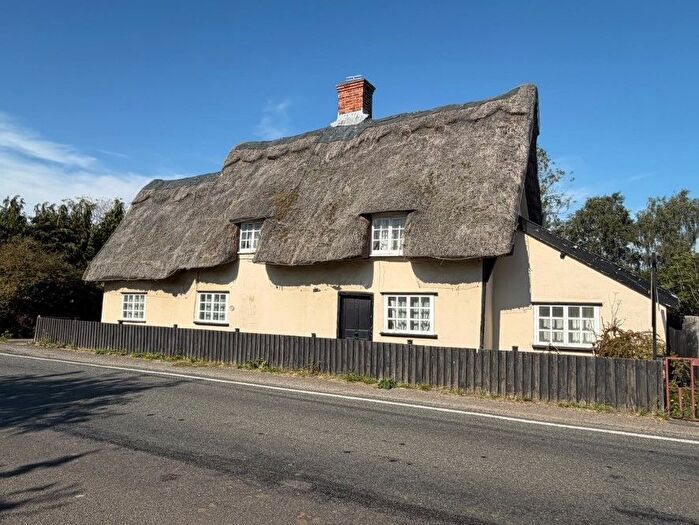 3 Bedroom Cottage For Sale In Low Street, Oakley, Diss, Suffolk, IP21