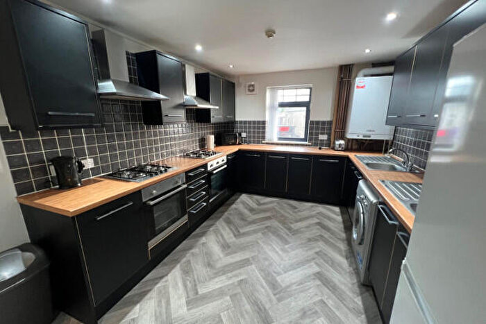 7 Bedroom Flat To Rent In Mundy Place Cardiff, CF24