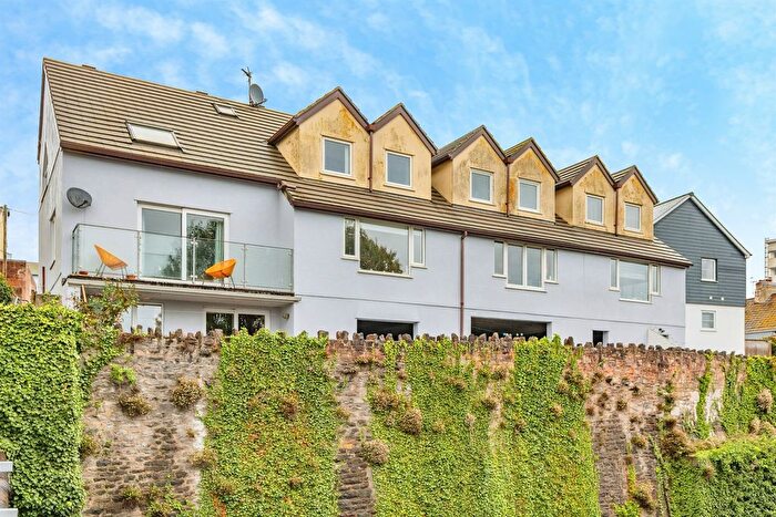 2 Bedroom Maisonette For Sale In Westcliff Heights, Teignmouth, TQ14