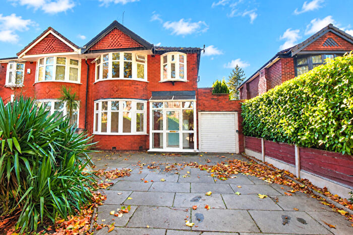 3 Bedroom Semi-Detached House For Sale In Lostock Road, Davyhulme, Manchester, M41