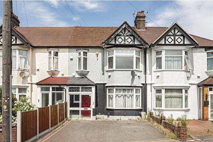 3 Bedroom House For Sale In Winchester Road, London, E4