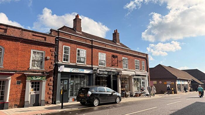 1 Bedroom Apartment To Rent In South Street, Farnham, GU9