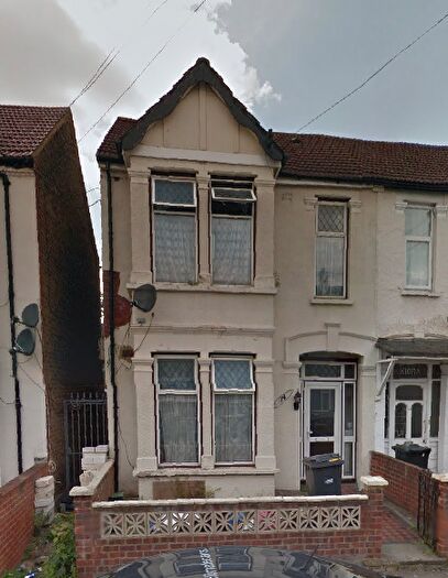 4 Bedroom Terraced House To Rent In Hambrough Road, Southall, UB1