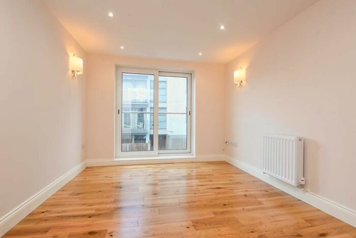 1 Bedroom Flat To Rent In Mantle Road, London, SE4