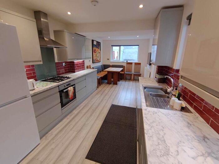 7 Bedroom House To Rent In Mackintosh Place, Cathays, CF24