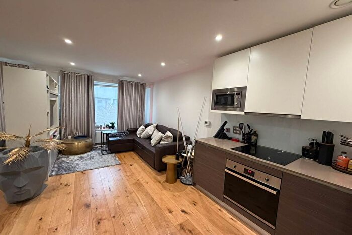 1 Bedroom Studio For Sale In Tryon Apartments, Balfour Road, Hounslow, TW3