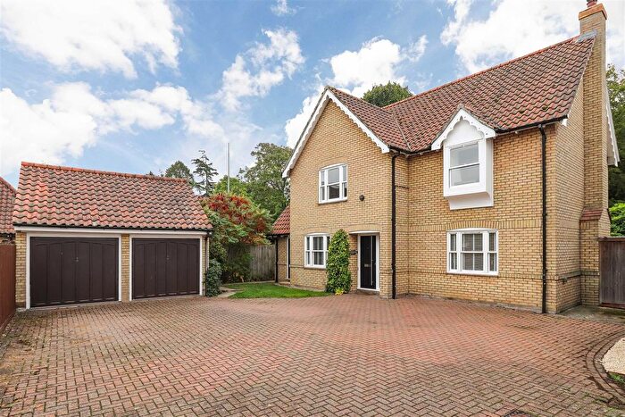 4 Bedroom Detached House For Sale In Thomas Christian Way, Bottisham, Cambridge, CB25