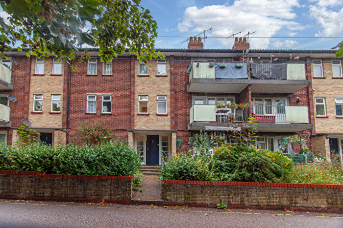 2 Bedroom Flat For Sale In Woodbridge, IP12