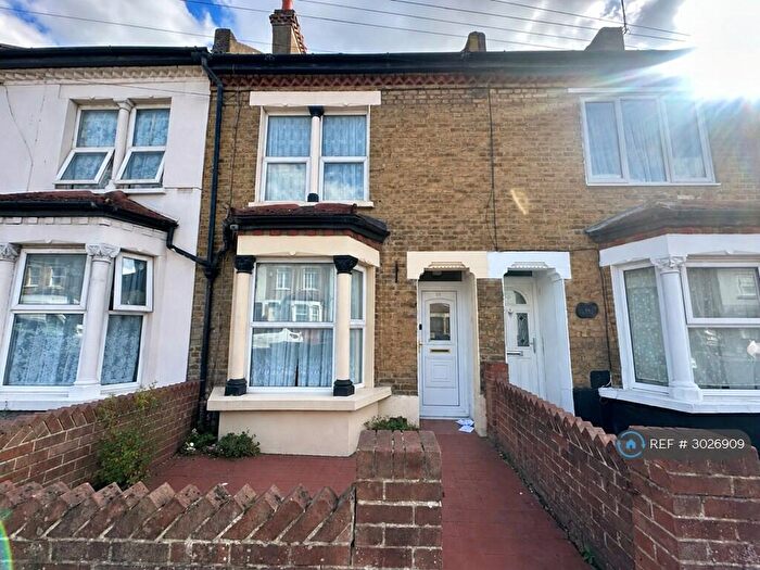 3 Bedroom Terraced House To Rent In Northwood Road, London, CR7