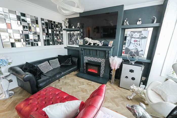 3 Bedroom Semi-Detached House For Sale In Oakly Road, Redditch, B97