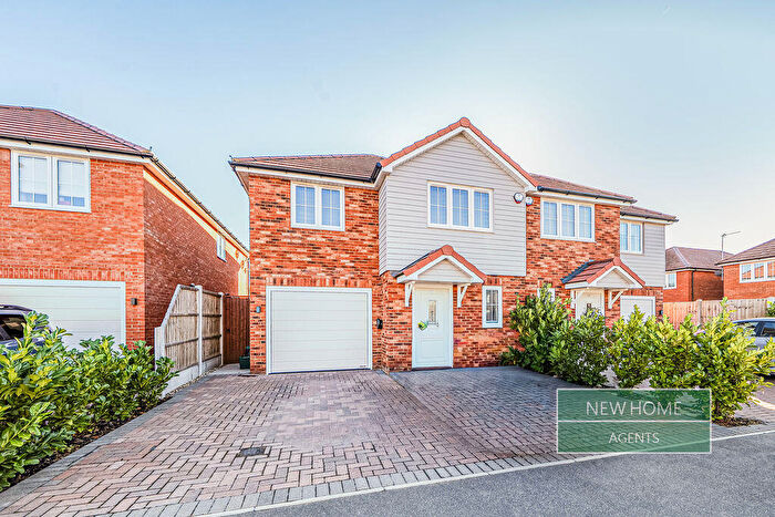 4 Bedroom Semi-Detached House For Sale In St. Josephs Close, Canvey Island, SS8