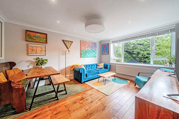 2 Bedroom Apartment For Sale In Southbrook Road, London, SE12