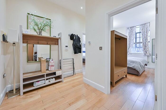 2 Bedroom Flat To Rent In Shelton Street, Covent Garden, London, WC2H