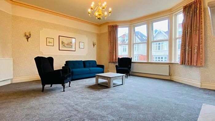 3 Bedroom Flat To Rent In Dundonald Road, Bristol, BS6
