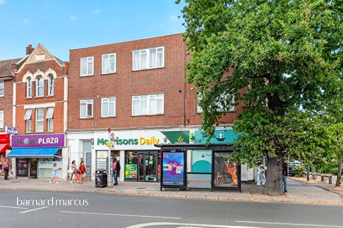 2 Bedroom Flat To Rent In Malden Road, New Malden, KT3