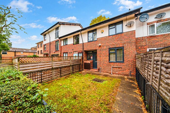 3 Bedroom Terraced House For Sale In Benwick Close, London, SE16