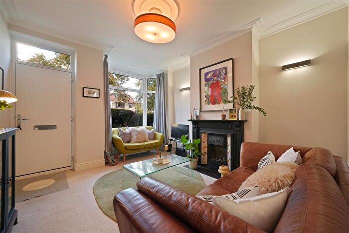 3 Bedroom Terraced House For Sale In Manchester Road, Crosspool, S10