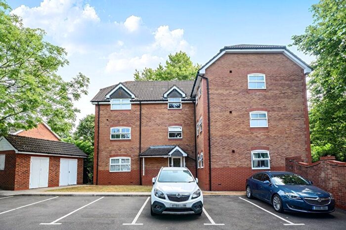1 Bedroom Apartment For Sale In Chelveston Crescent, Southampton, SO16
