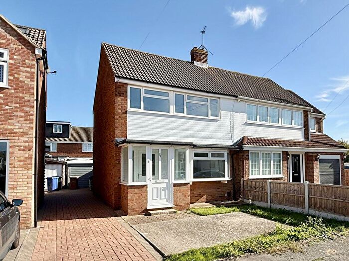 3 Bedroom Semi-Detached House To Rent In Tudor Avenue, Stanford-Le-Hope, SS17