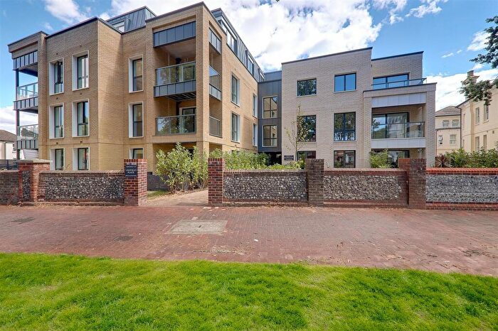 2 Bedroom Flat For Sale In Farncombe Road, Lindfield Place, BN11