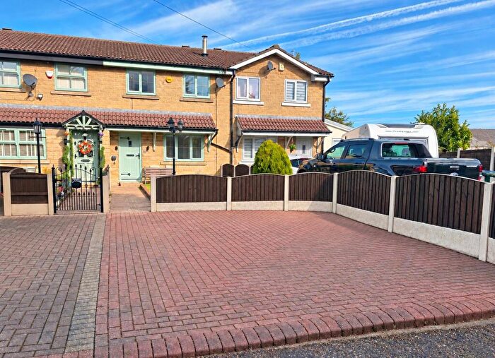 3 Bedroom Mews For Sale In Ashworth Street, Radcliffe, Manchester, M26