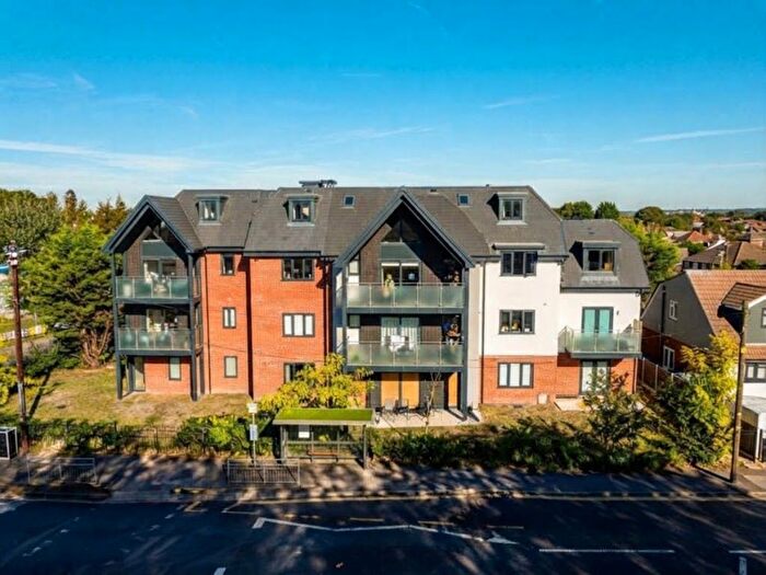 2 Bedroom Flat For Sale In Kenneth Road, Benfleet, SS7