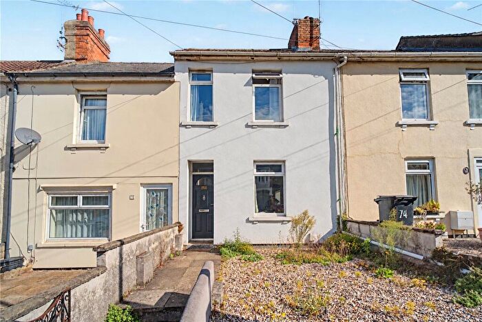 2 Bedroom Terraced House For Sale In Kingshill Road, Old Town, Swindon, SN1