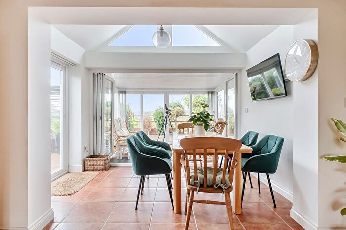 3 Bedroom Bungalow For Sale In Stoney Lane, Ashmore Green, Thatcham, RG18