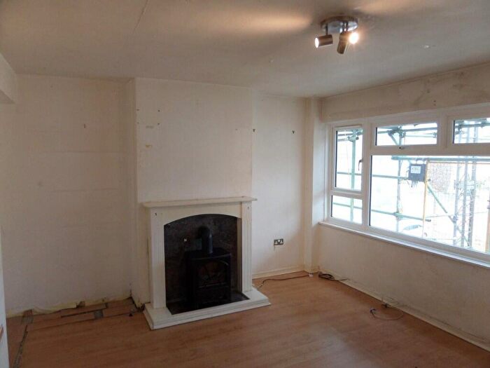 2 Bedroom Maisonette For Sale In Jasmine Gardens, Croydon, London, CR0