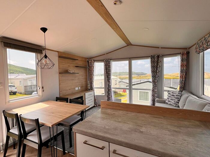 2 Bedroom Caravan For Sale In Llanmadoc, Gower, SA3