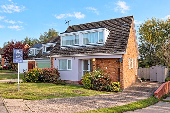 3 Bedroom Link Detached House For Sale In Hitcham Road, Coggeshall, Colchester, CO6