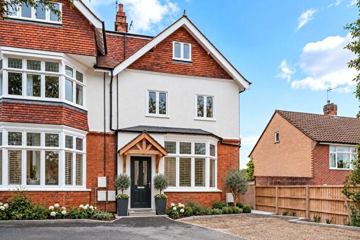 5 Bedroom Semi-Detached House For Sale In York Road, Cheam, Sutton, SM2