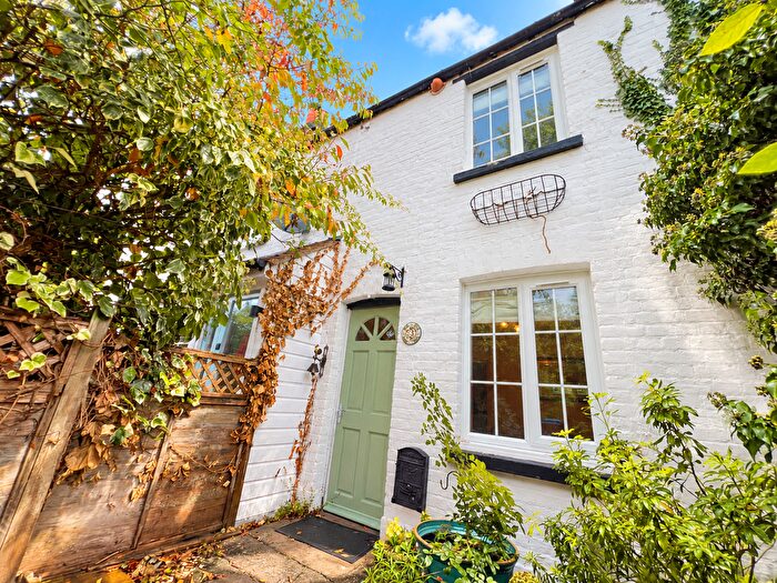 2 Bedroom Cottage For Sale In Church Road, Maidenhead, SL6
