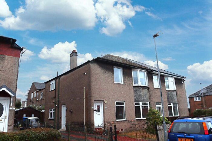 3 Bedroom Flat To Rent In Lower Cottage Flat @ Abroath Ave, G52