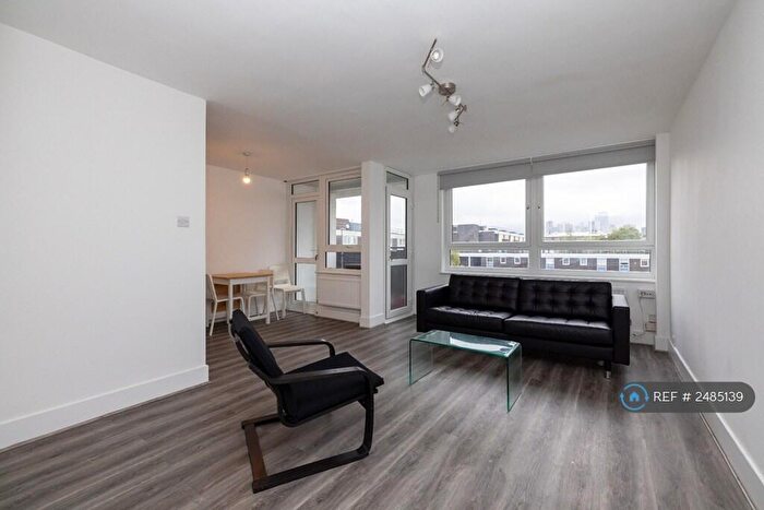 3 Bedroom Flat To Rent In Fermain Court North, London, N1