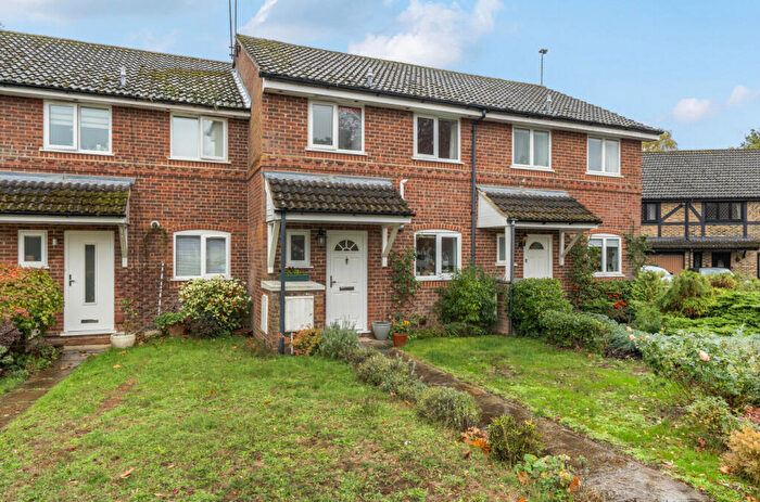 3 Bedroom End Of Terrace House For Sale In Emery Down Close, Bracknell, Berkshire, RG12