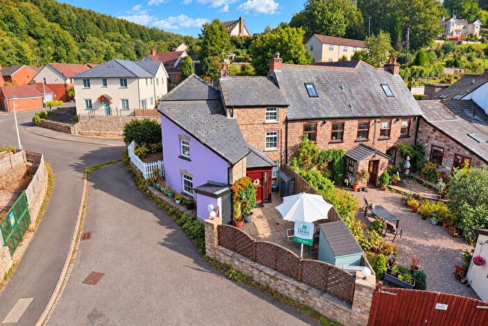 3 Bedroom Cottage For Sale In Redbrook, Monmouth, NP25